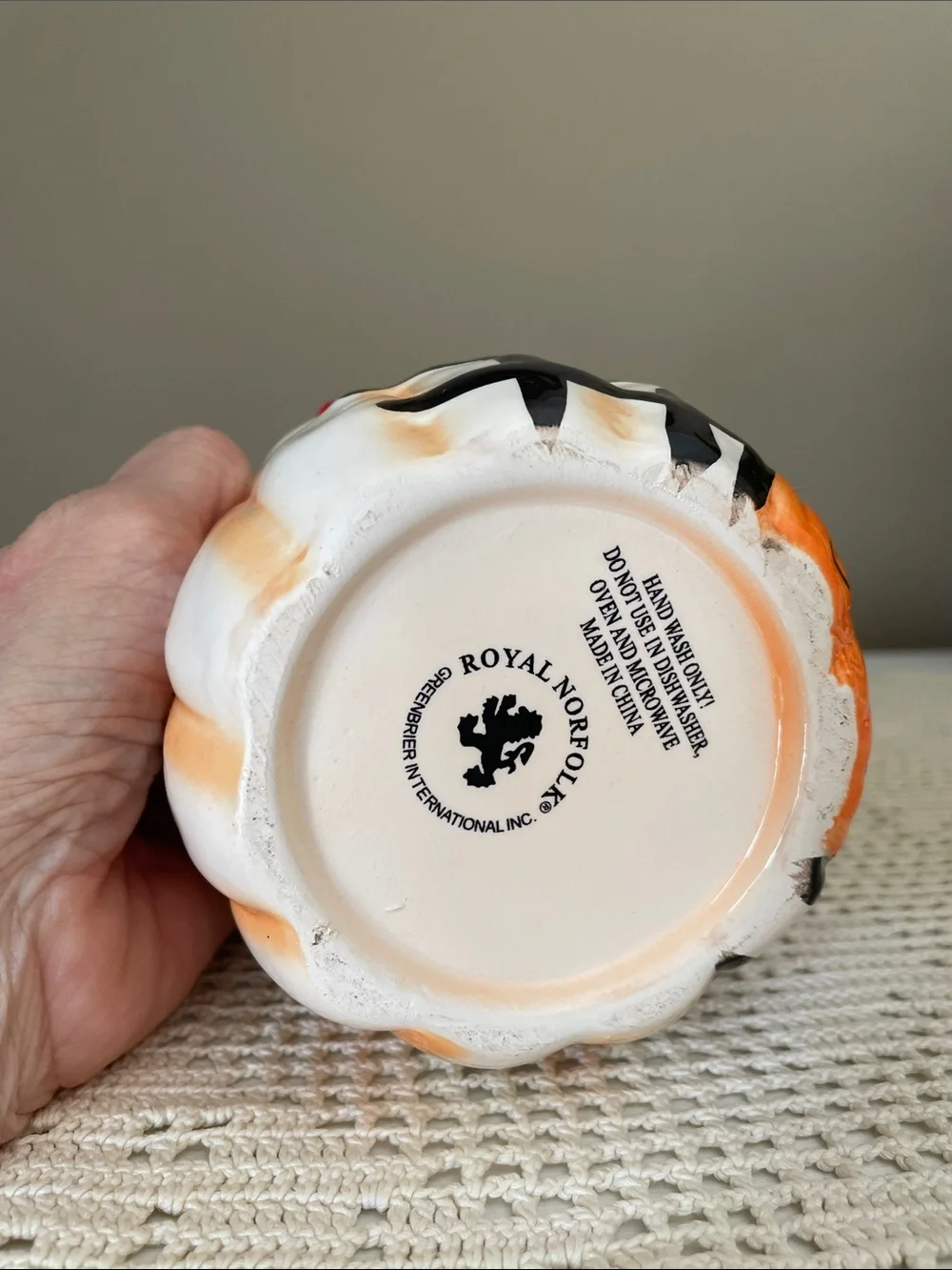 Royal Norfolk Ceramic Halloween decor - White, Black, Orange